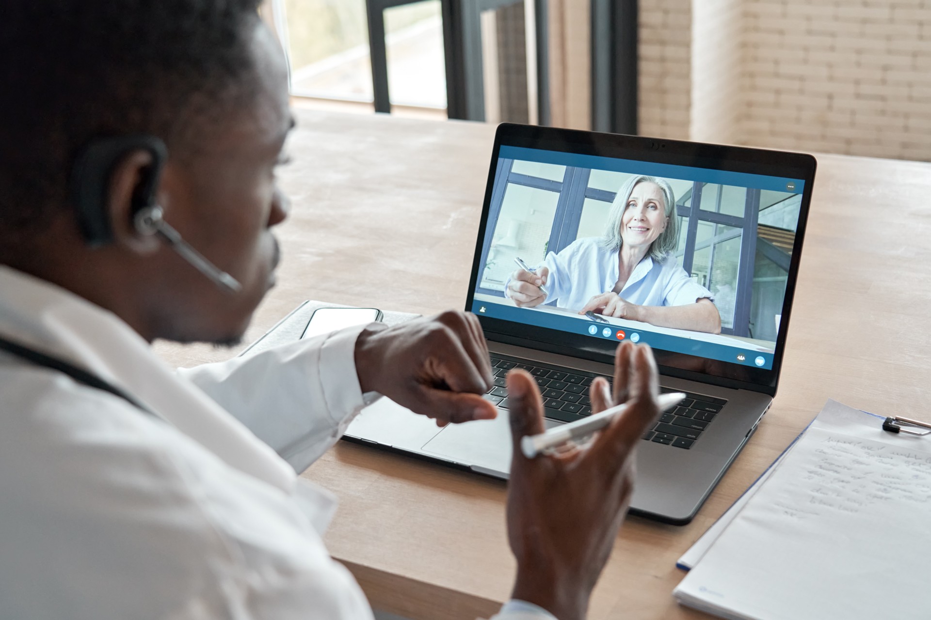 The Advantages of Using Telehealth Carts